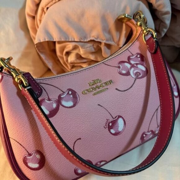 Coach Pink Cherry Shoulder Bag🍒 - Picture 5 of 7